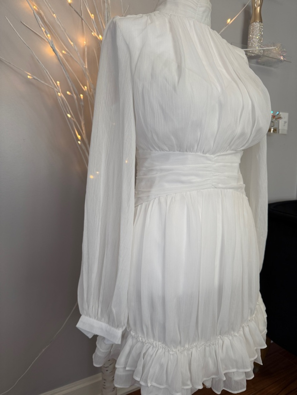 Hello Molly NWOT White  event dress. Sz small peekaboo back mini dress.